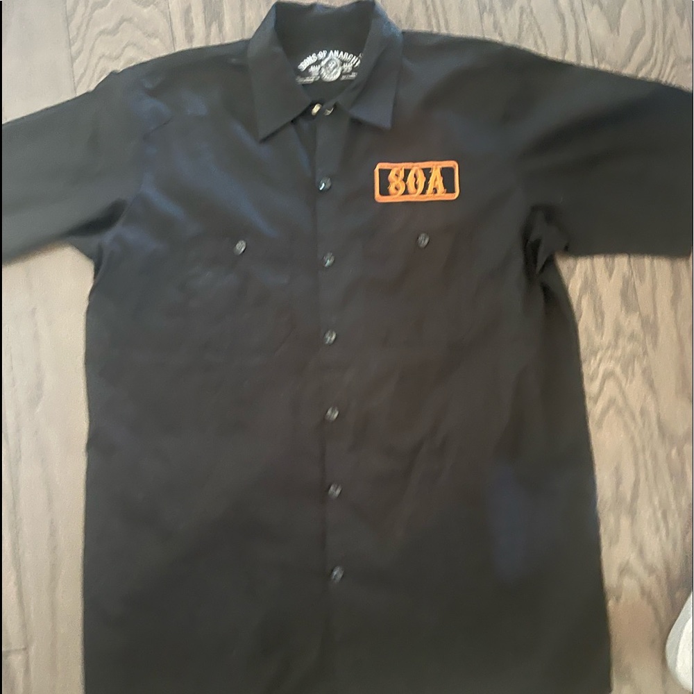 Nice SOA bottom down shirt.